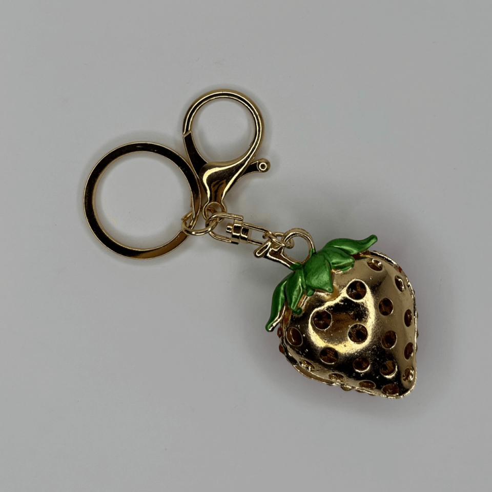 Parlak Minik Taşlı Çilek Figürlü Çanta Aksesuarı