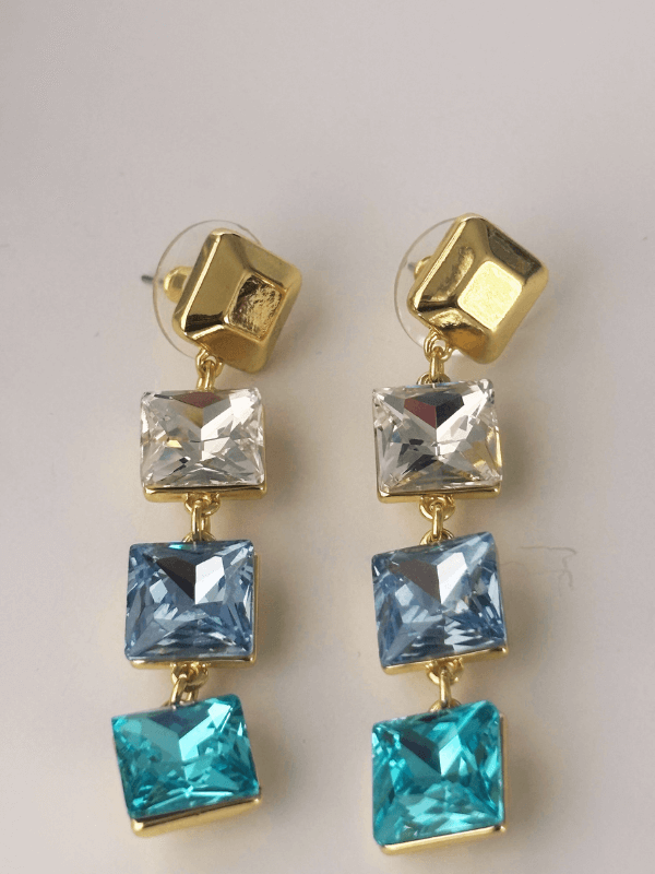 Mavi Tonlarında Üç Kare Şekilli Sallantılı Gold Küpe