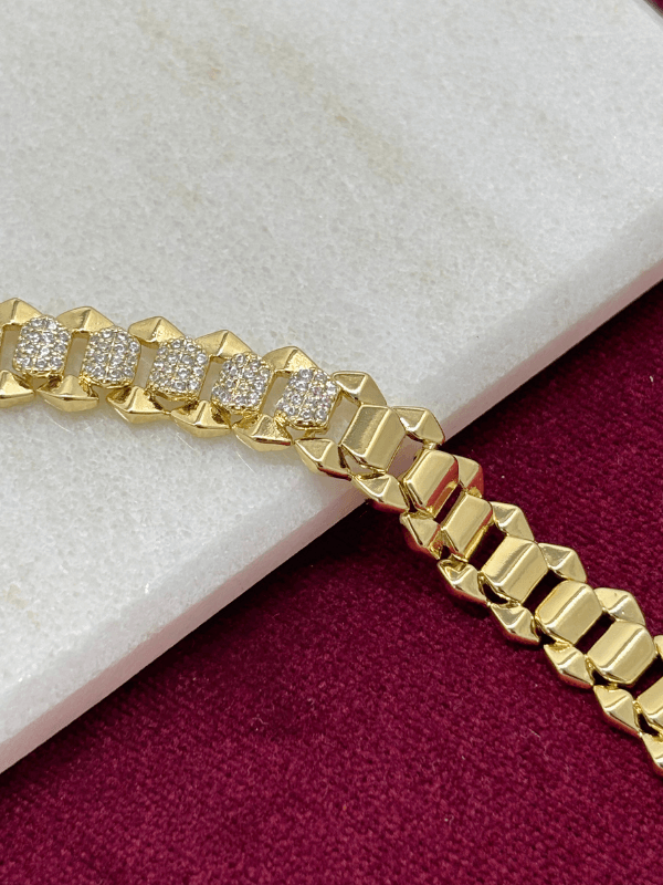 Çift Renkli Birbirine Geçmeli Taşlı Bileklik