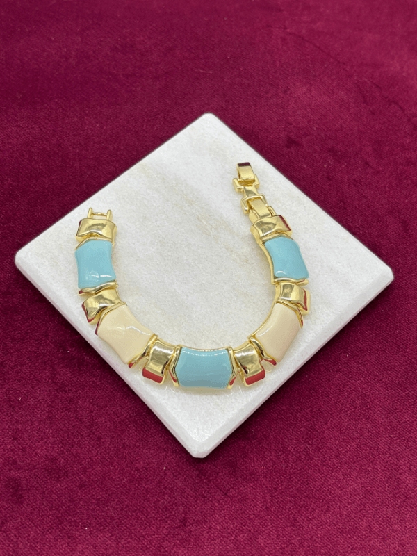 Mavi ve Krem Renkli Altın Detaylı Kemikli Bileklik