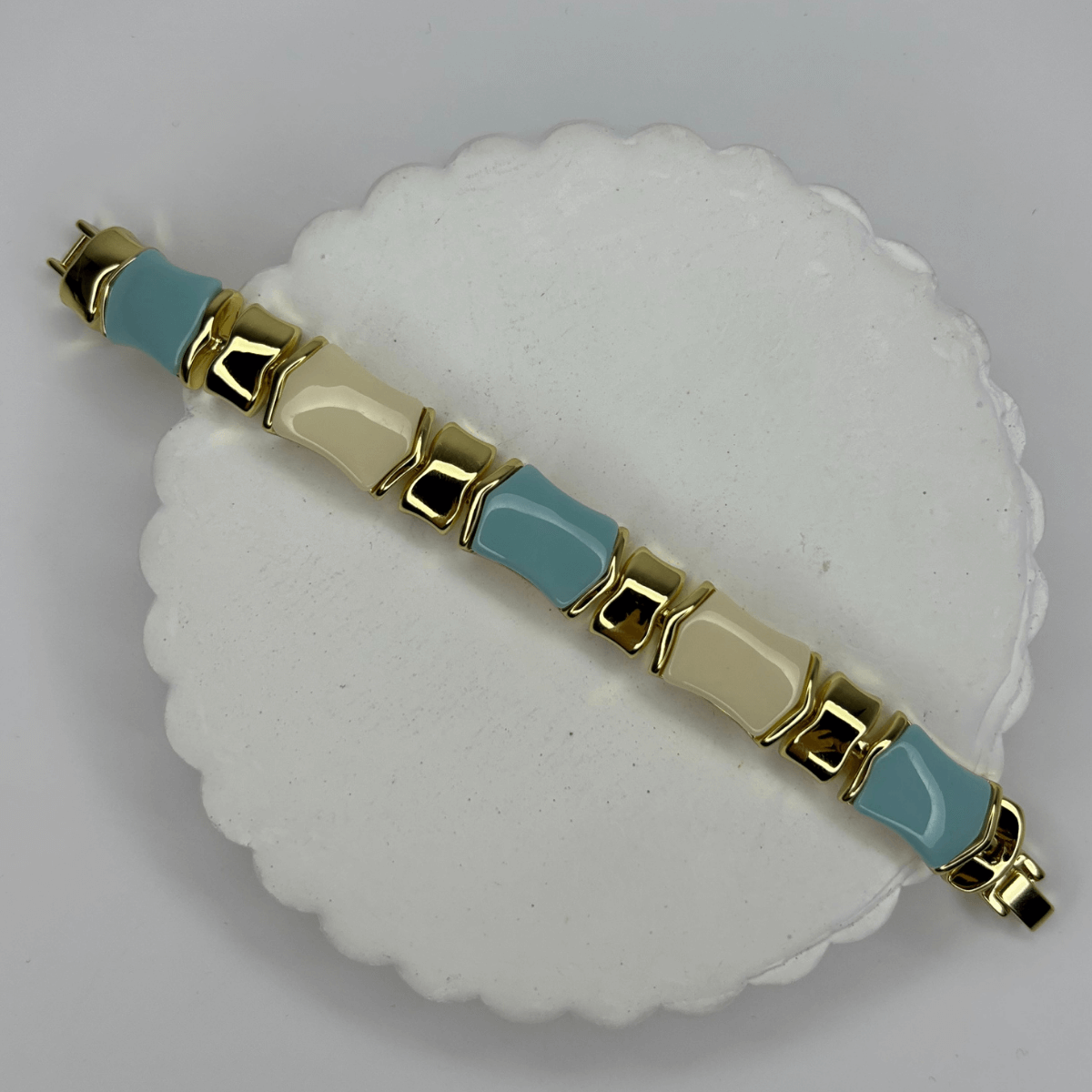 Mavi ve Krem Renkli Altın Detaylı Kemikli Bileklik