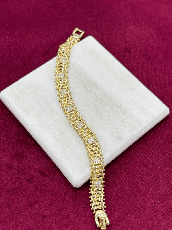 Silver Kare Taşlı Gold Örme Model Bileklik