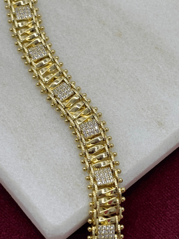 Silver Kare Taşlı Gold Örme Model Bileklik