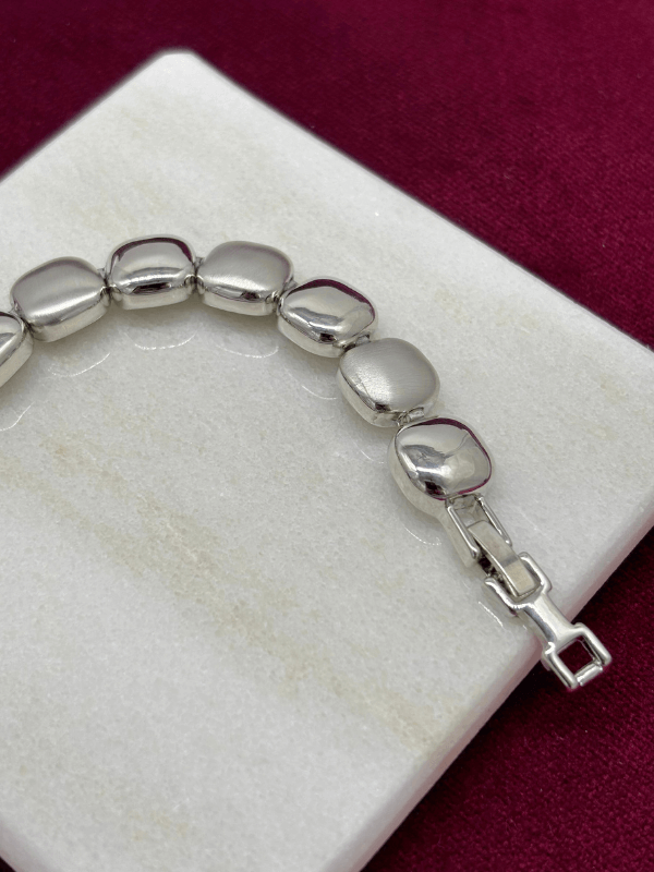 Mat ve Parlak Silver Renkli Kare Şekilli Bileklik