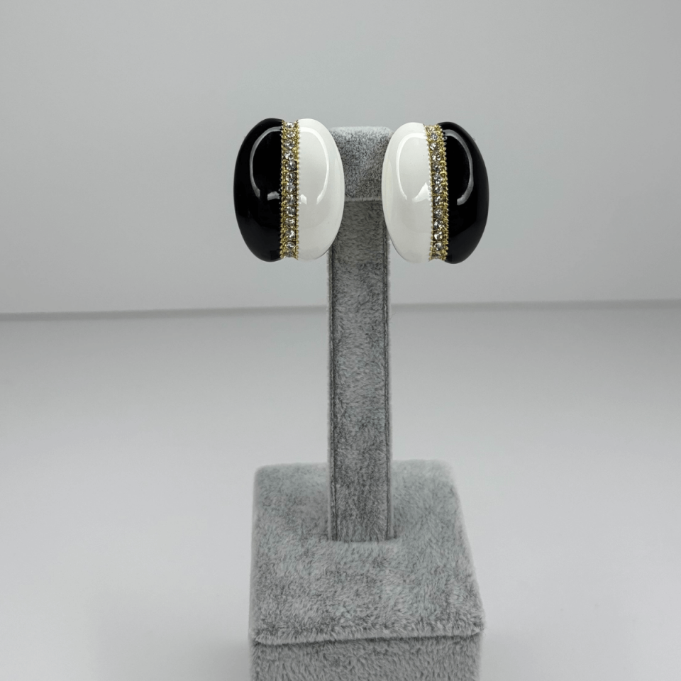 Siyah ve Beyaz Renkli Altın Taşlı Detaylı Büyük Küpe