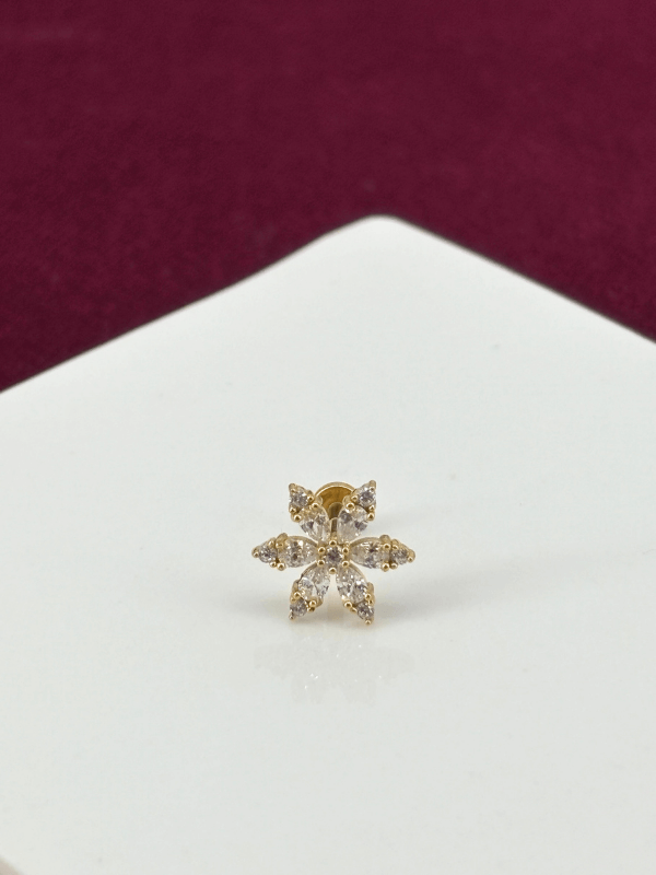 Kar Tanesi Şeklinde Taşlı Gold Piercing