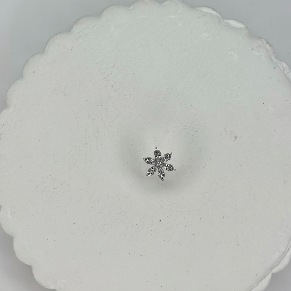 Kar Tanesi Şeklinde Taşlı Silver Piercing