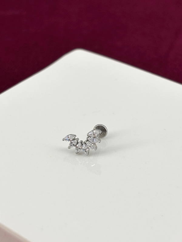 Oval Taş Detaylı ve Yay Şekilli Silver Piercing