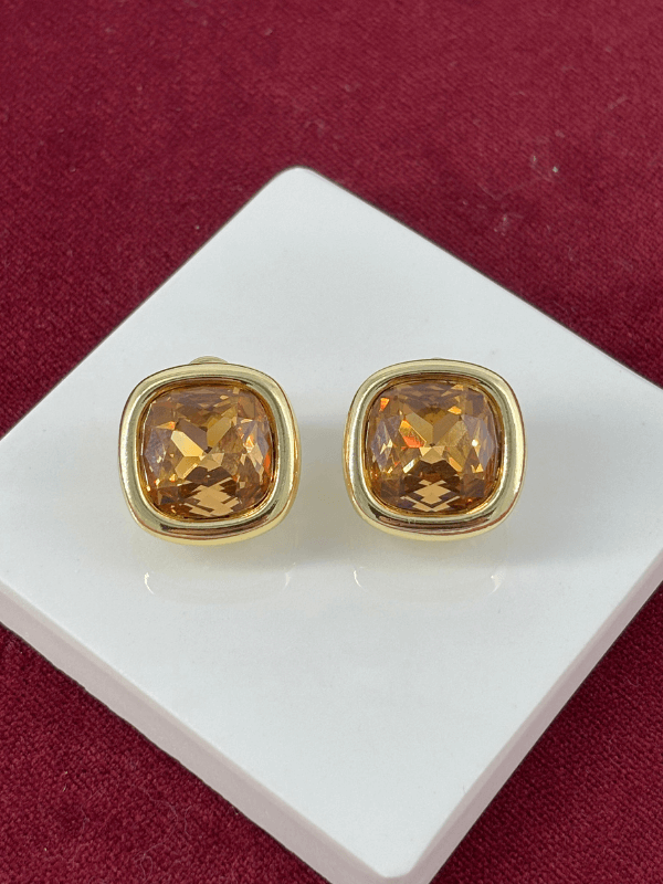 Kahve Tonlarında Parlak Kare Şekilli Gold Renkli Küpe