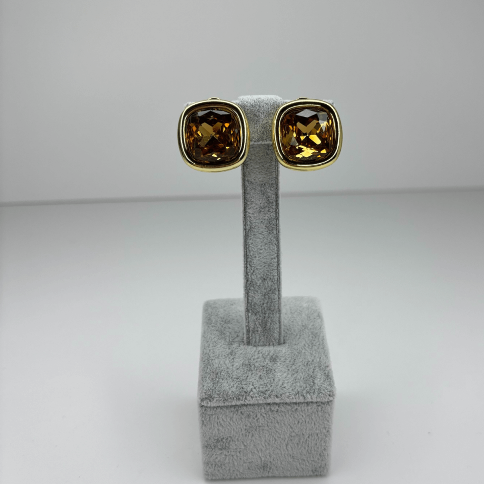 Kahve Tonlarında Parlak Kare Şekilli Gold Renkli Küpe