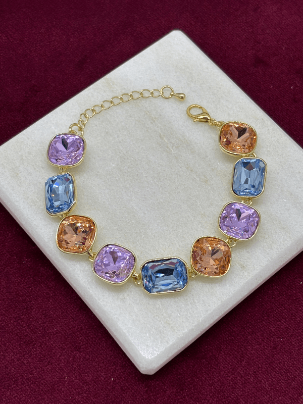 Rengarenk Parlak Taşlı Geometrik Şekilli Gold İthal Bileklik