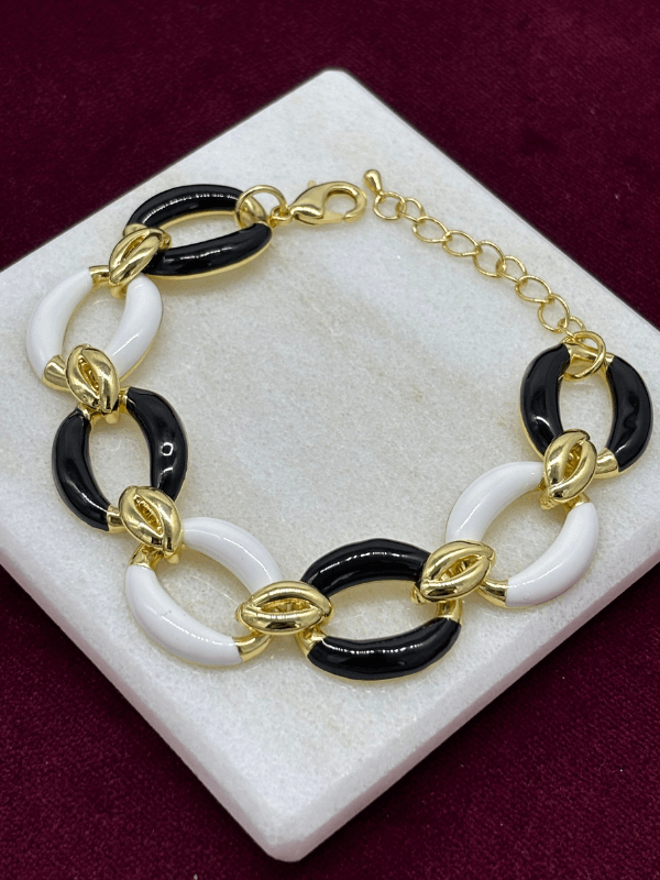 Siyah Beyaz Renkli Altın Detaylı Halka Şekilli Gold İthal Bileklik