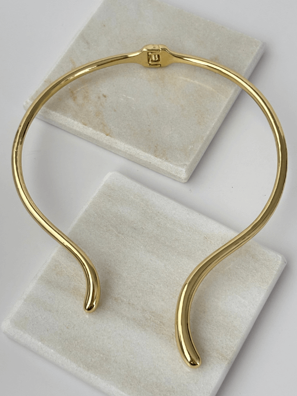 Kemik Şekilli Gold Renkli Kolye