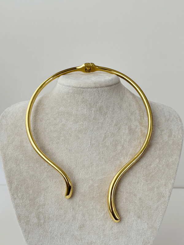 Kemik Şekilli Gold Renkli Kolye