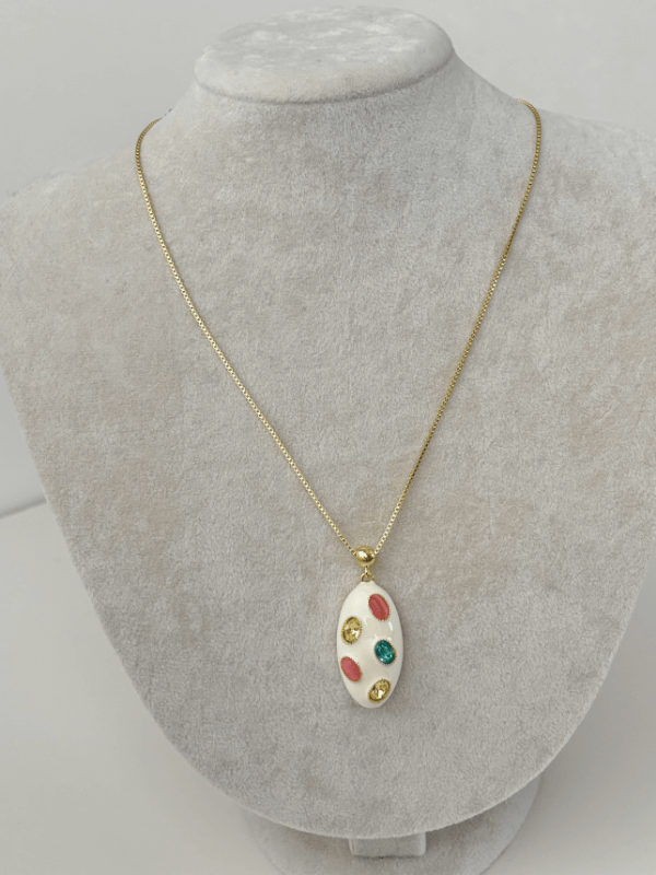 Renkli Oval Şekilli Gold Kolye