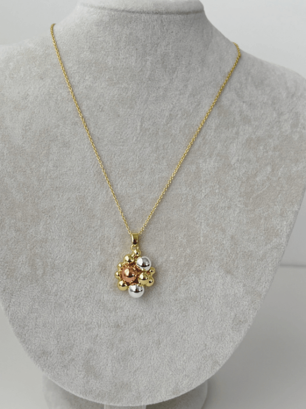 Üç Renkli Topçuk Şekilli Gold Kolye