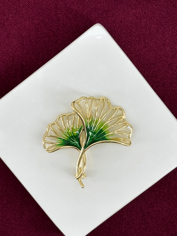 Yeşil Tonlarında İki Yapraklı Gold Broş