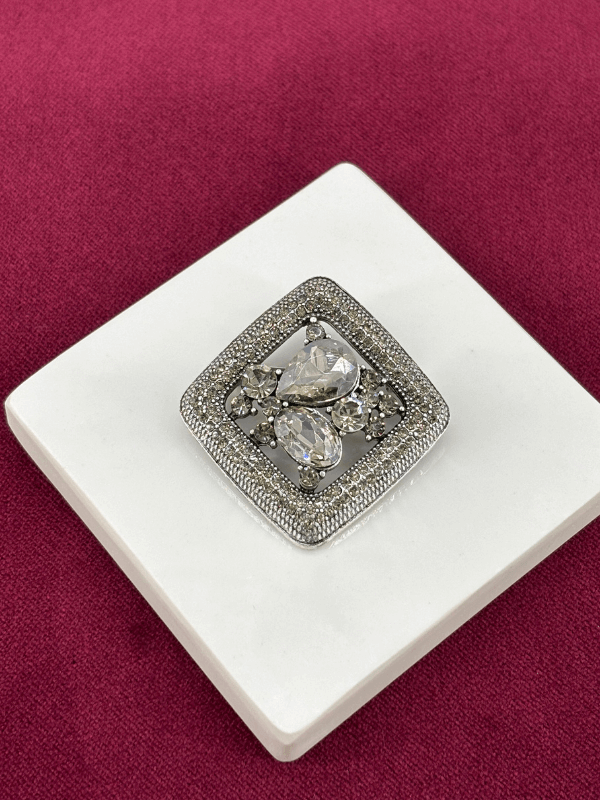 Gümüş Büyük Parlak Taşlı Kare Şekilli Silver Broş
