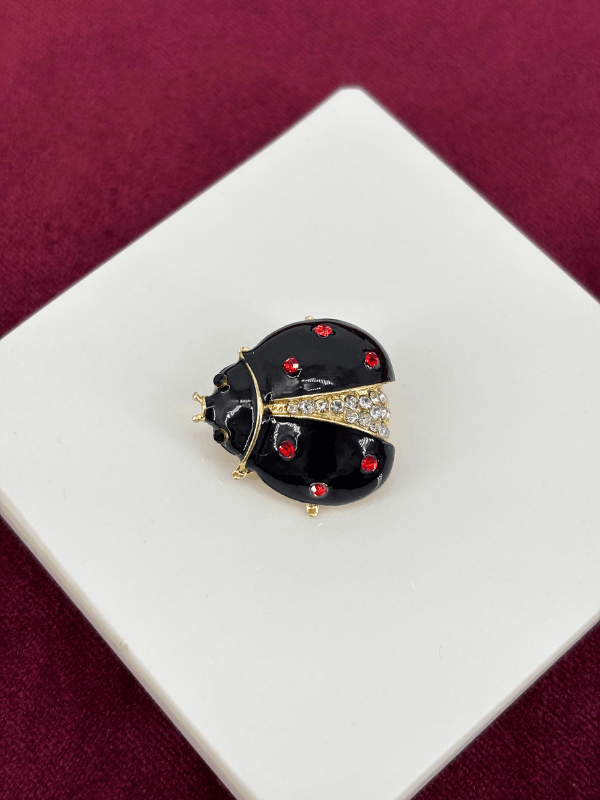 Siyah Renkli Kırmızı ve Gümüş Taşlı Uğur Böceği Figürlü Gold Broş