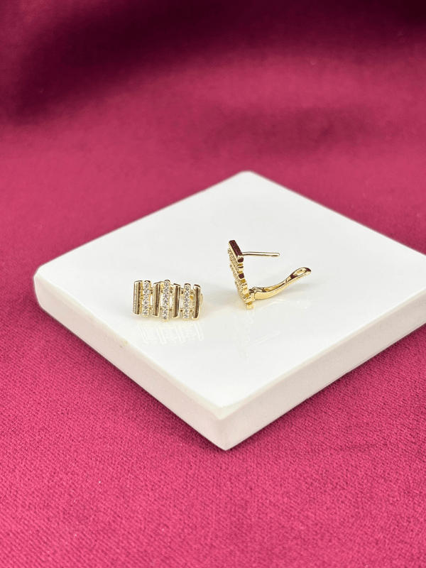 14K Altın Renkli Taşlı Merdiven Şekilli Gold Küpe