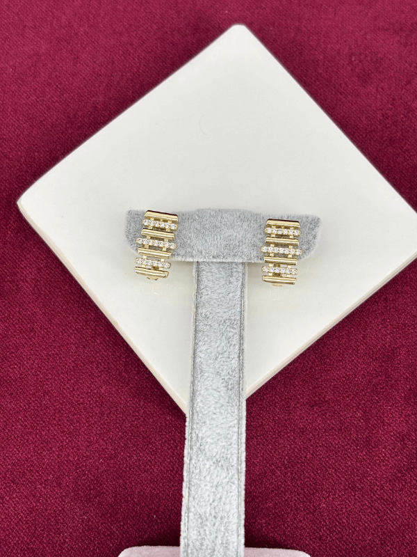 14K Altın Renkli Taşlı Merdiven Şekilli Gold Küpe