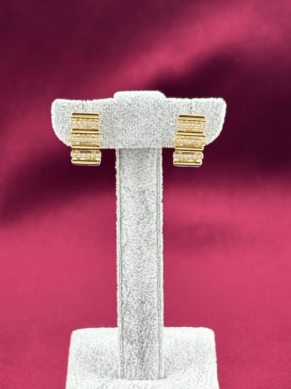 14K Altın Renkli Taşlı Merdiven Şekilli Gold Küpe