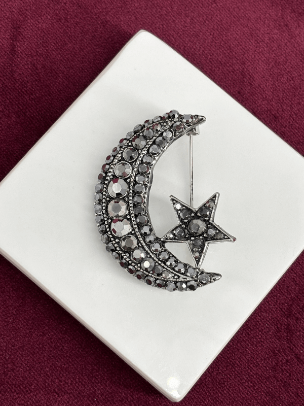 Koyu Gri Taşlarla Kaplı Ay-Yıldız Figürlü Silver Broş