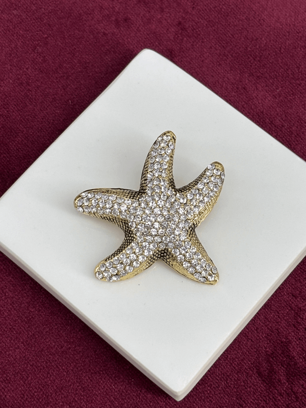 Minik Gümüş Taşlarla Kaplı Deniz Yıldızı Figürlü Gold Broş