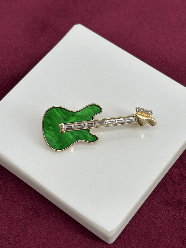 Yeşil Sedef Yansımalı Elektro Gitar Figürlü Gold Broş